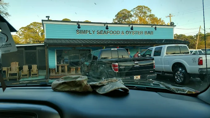 Simply Seafood Market & Oyster Bar